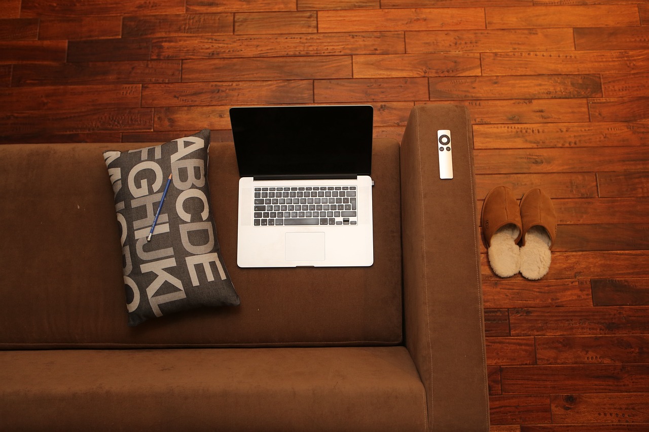 How to Incorporate Modern Home Decor Products into Your Space